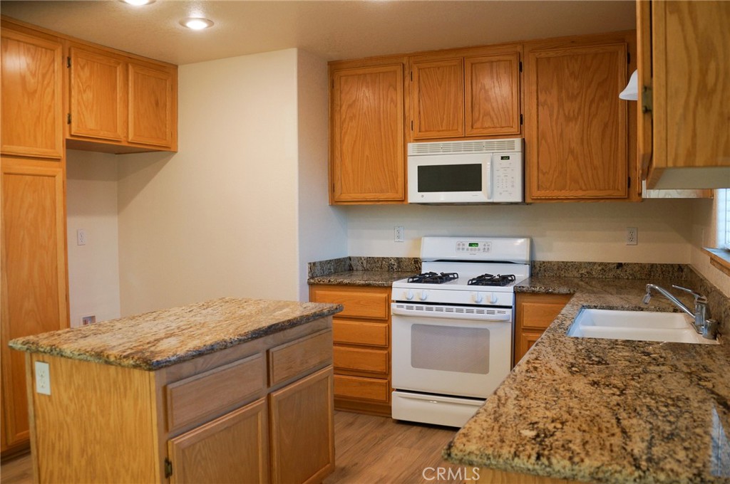 21432 Keller Court Property Photo 15