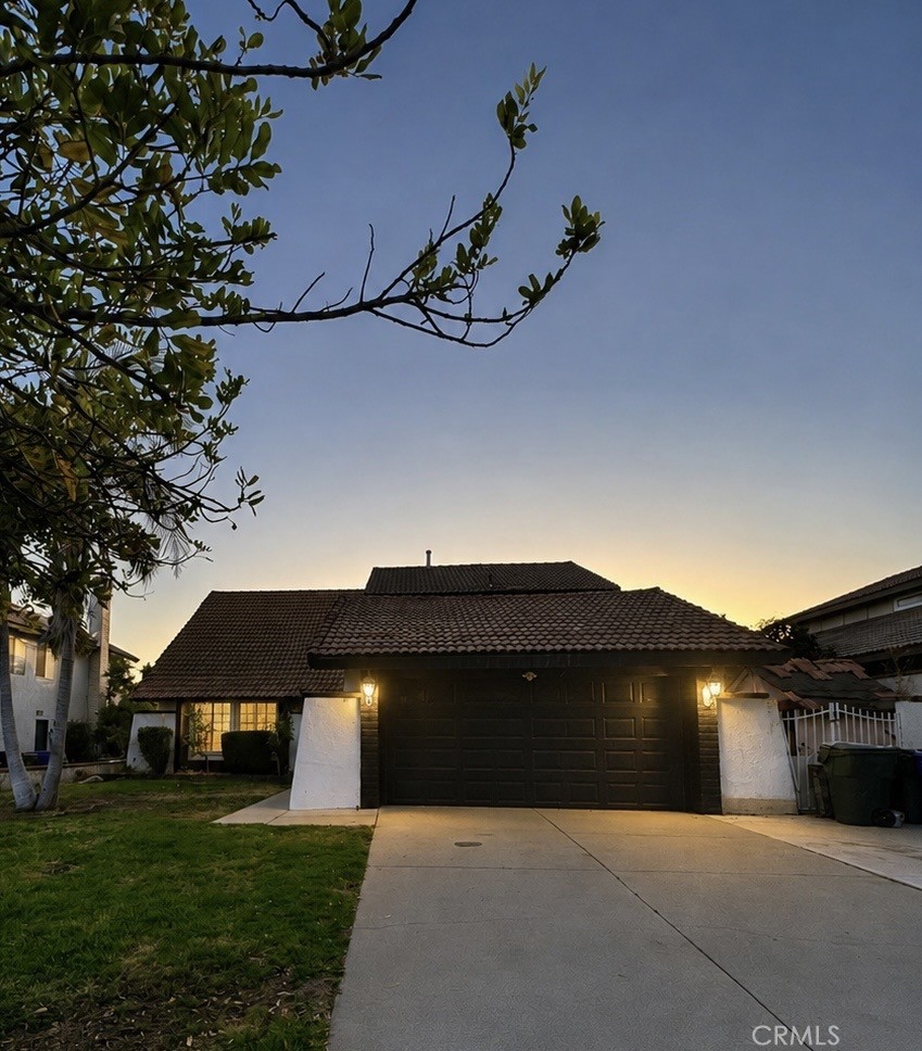 1527 Fairwood Way Property Photo 1