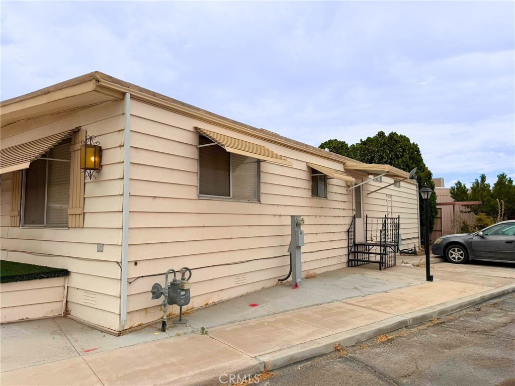 15940 Stoddard Wells 56 Property Photo 5