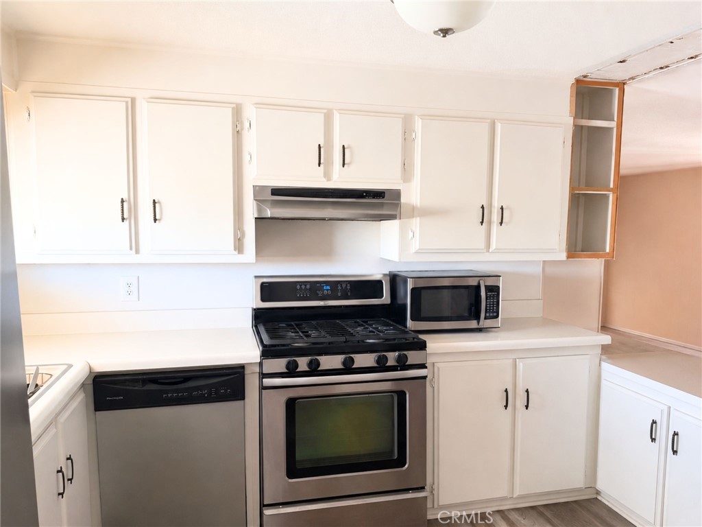 15940 Stoddard Wells 56 Property Photo 8