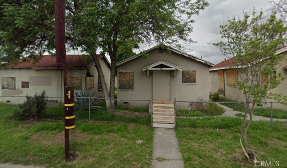 490 S Pershing Avenue Property Photo 1