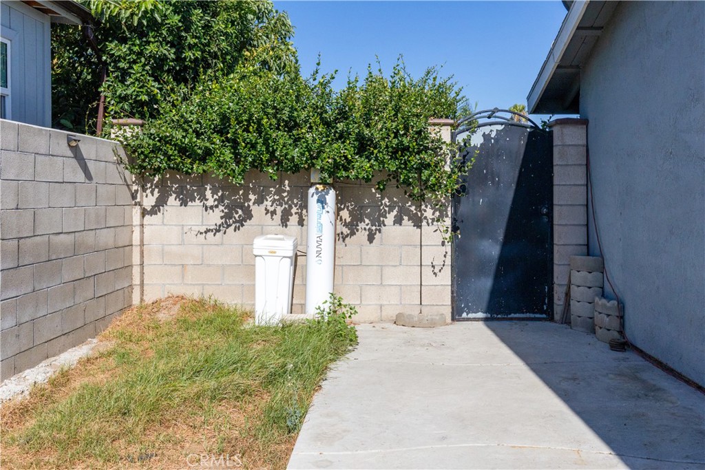 222 N Arrowhead Avenue Property Photo 14