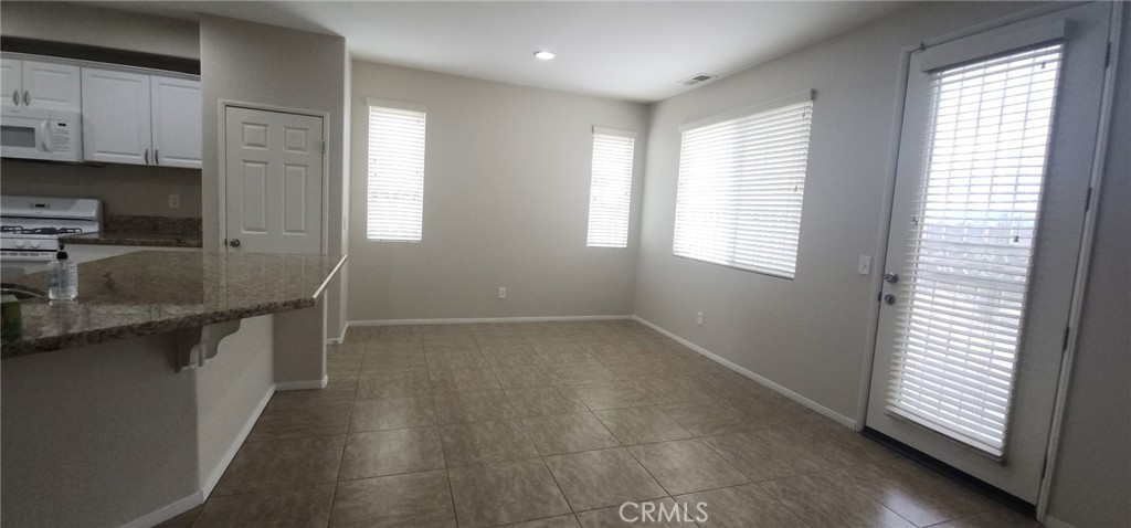 14922 Dragon Tree Property Photo 4