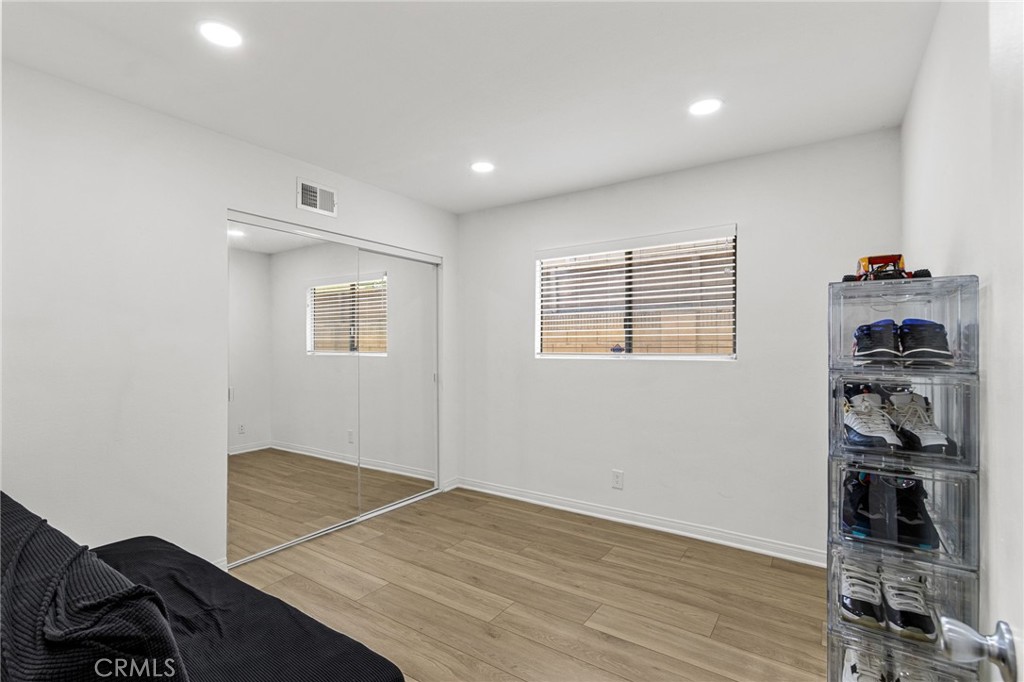 11736 1/2 215th Property Photo 14