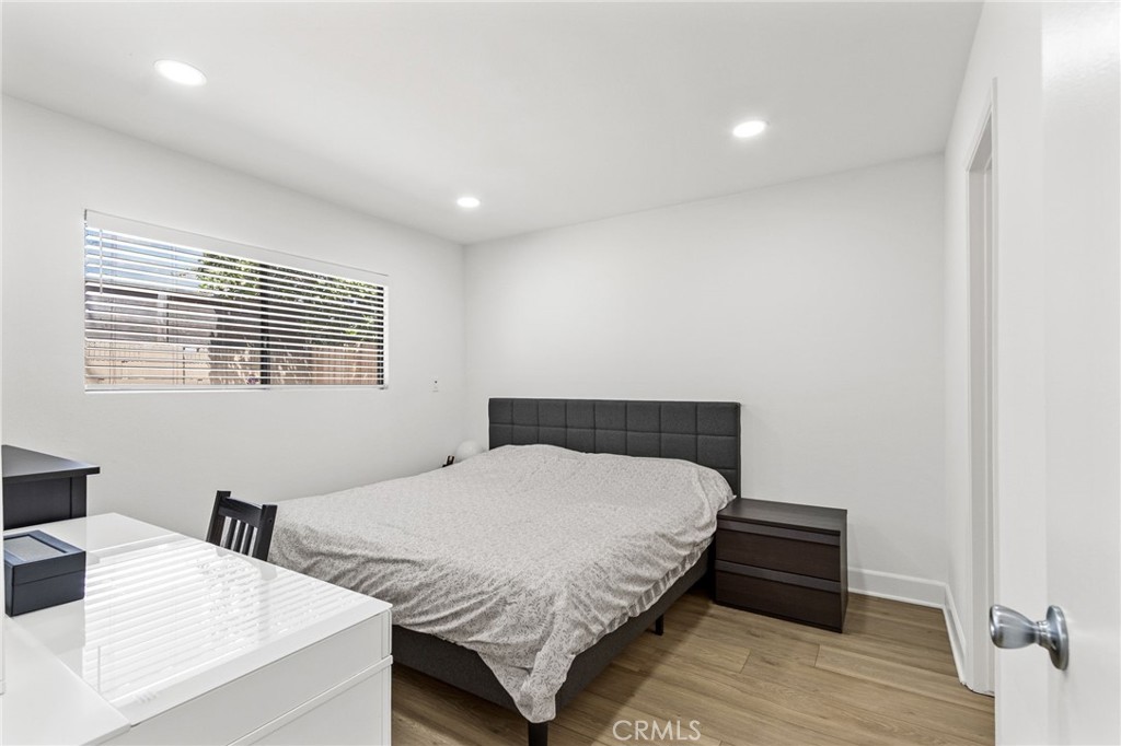 11736 1/2 215th Property Photo 18