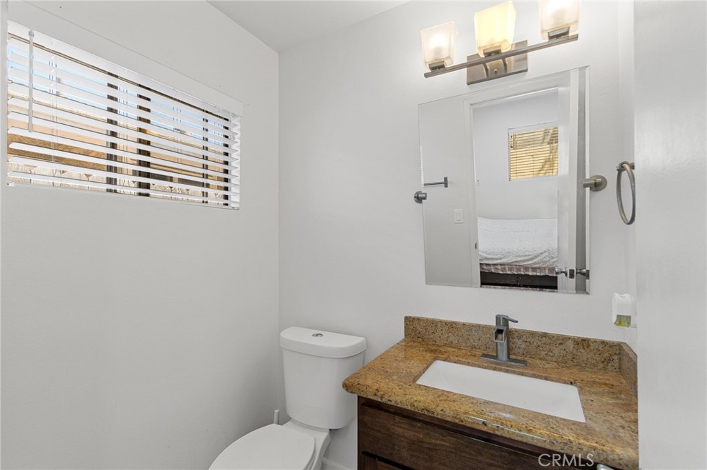11736 1/2 215th Property Photo 21