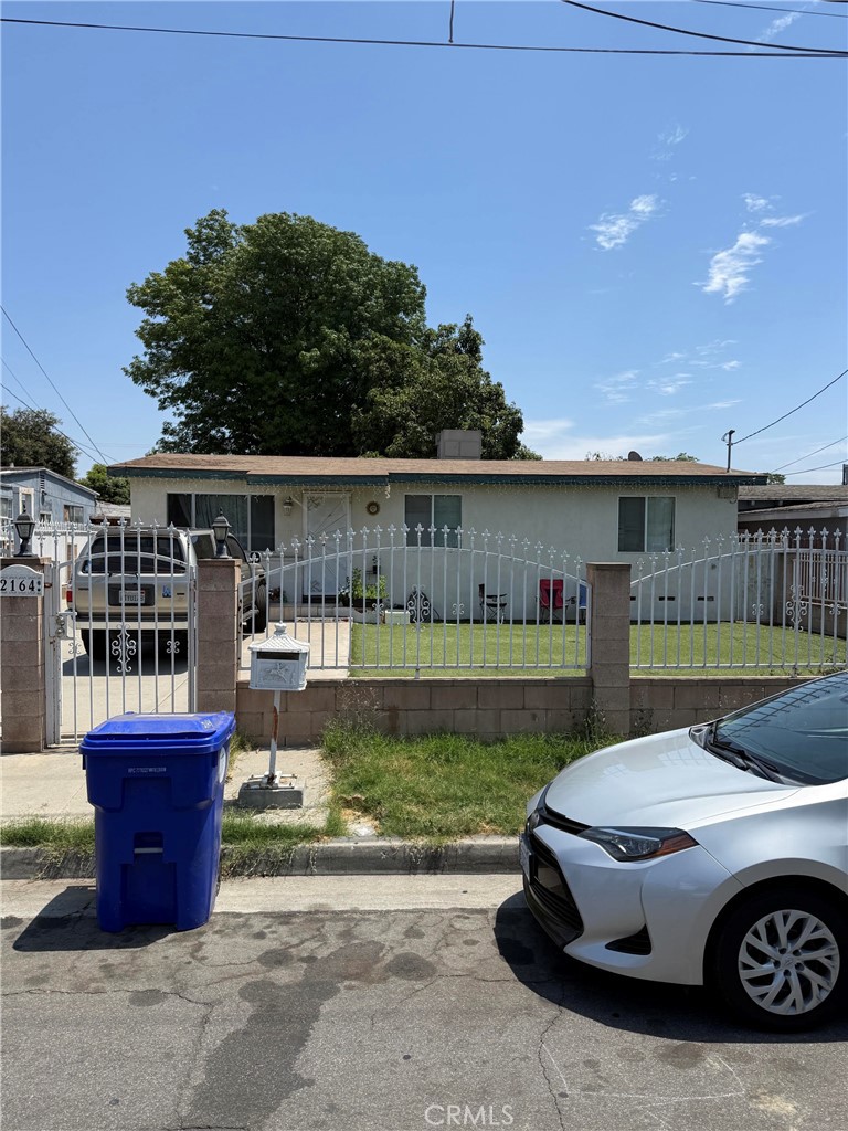 2164 Goodall Ave Property Photo 2