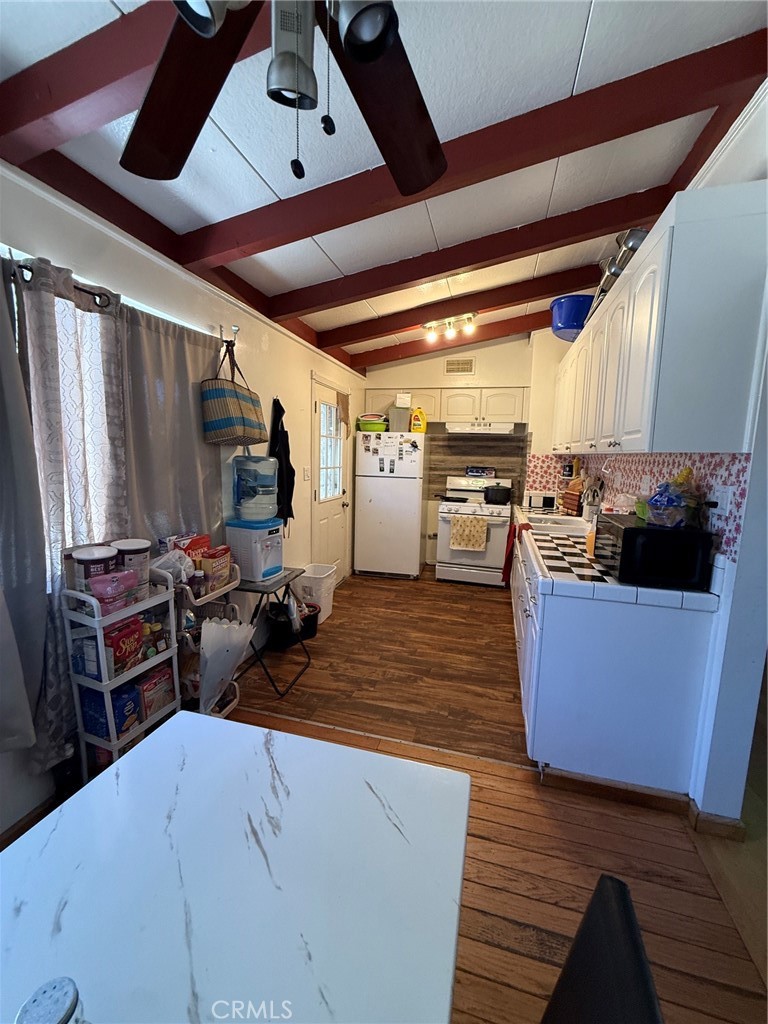 2164 Goodall Ave Property Photo 4