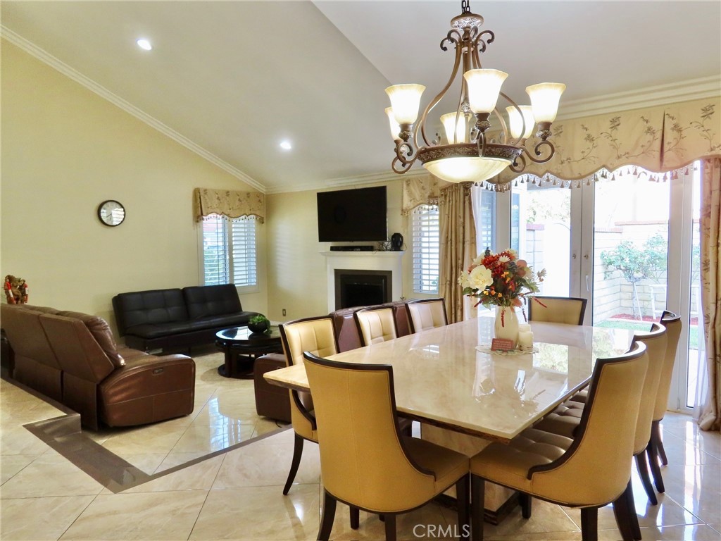 1146 Dawn Ridge Way Property Photo 2