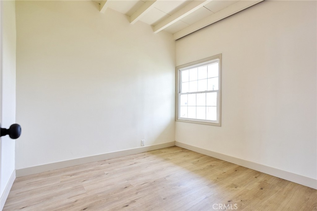 1407 S Hillford Avenue Property Photo 8