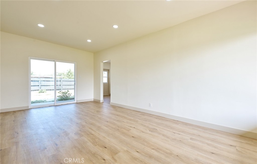 1407 S Hillford Avenue Property Photo 22