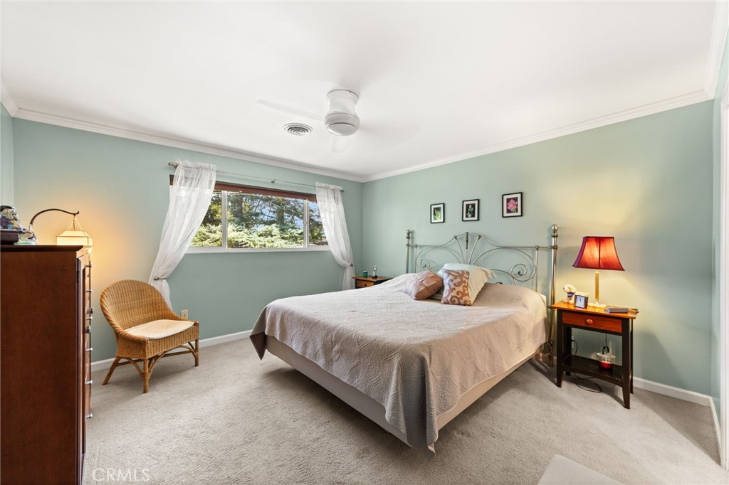 2449 Euclid Cres E Property Photo 16