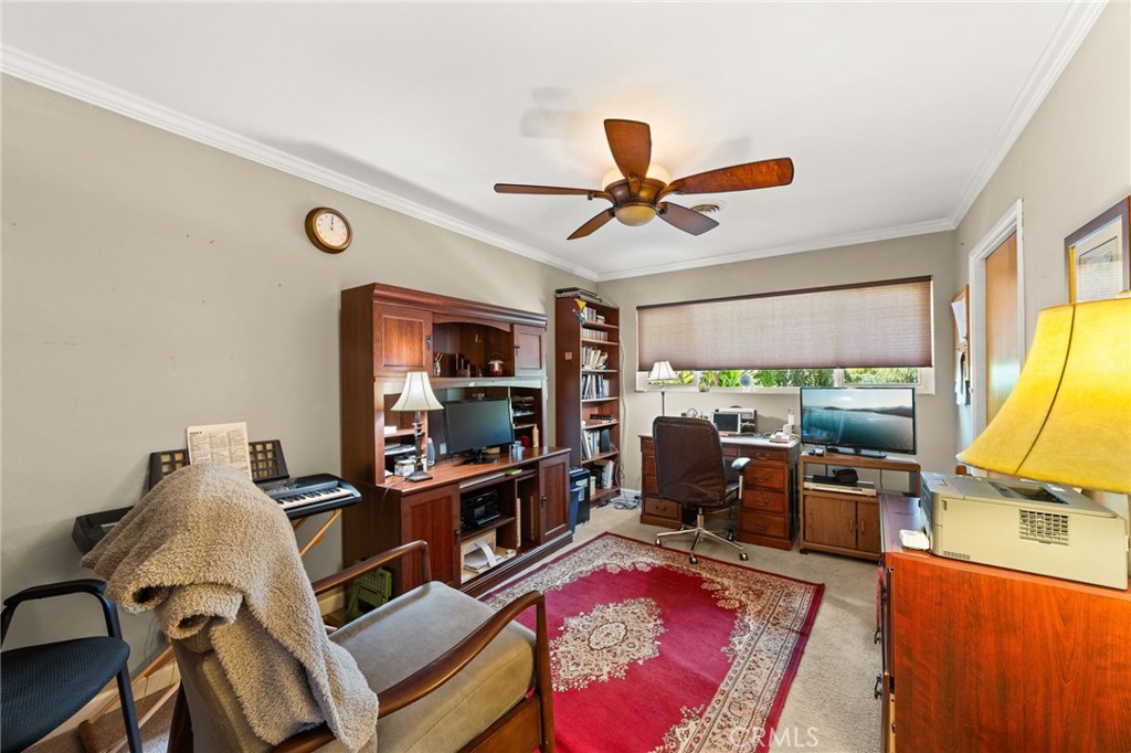 2449 Euclid Cres E Property Photo 19