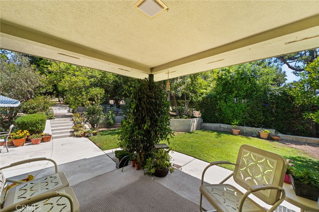 2449 Euclid Cres E Property Photo 27