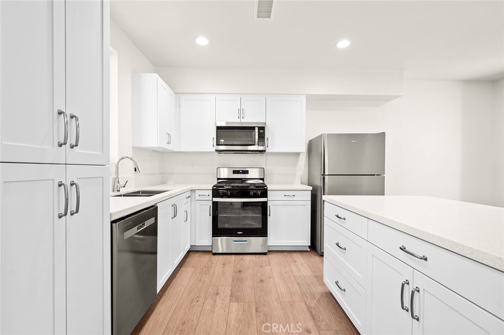 9613 Juniper Avenue 19 Property Photo 6