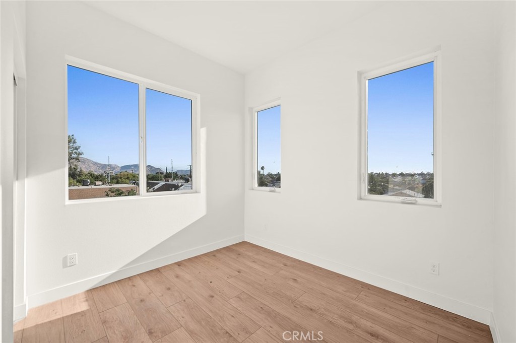 9613 Juniper Avenue 19 Property Photo 15