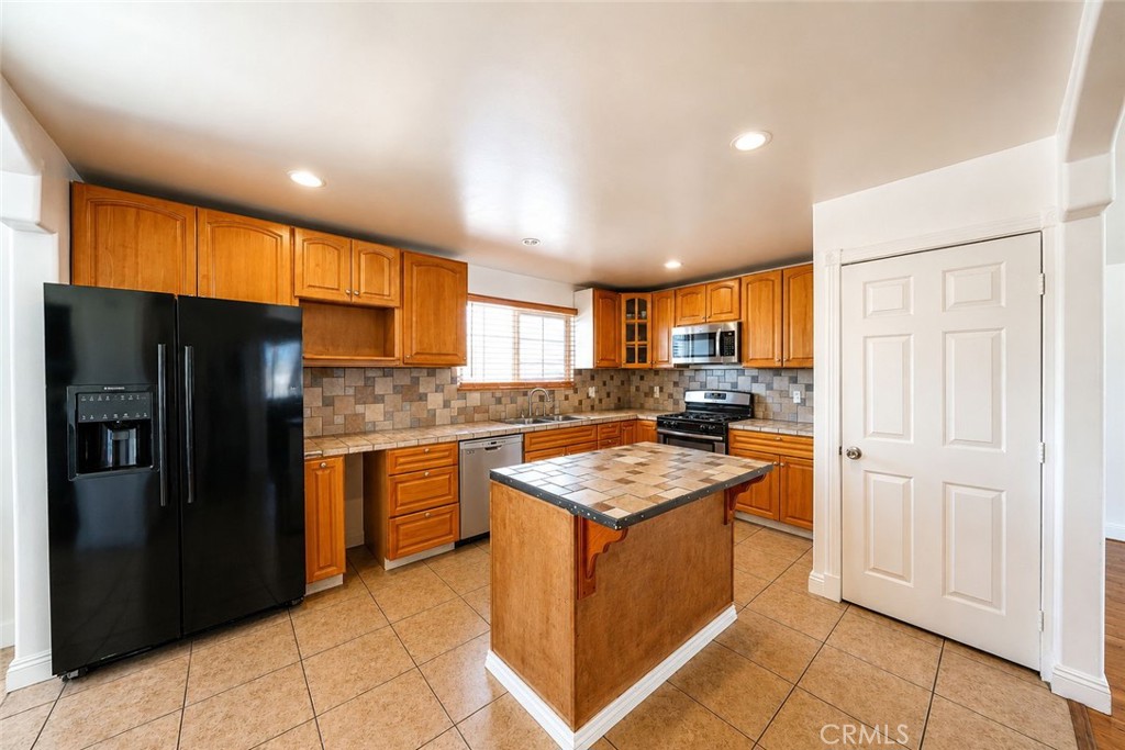 10715 3rd Avenue Property Photo 16
