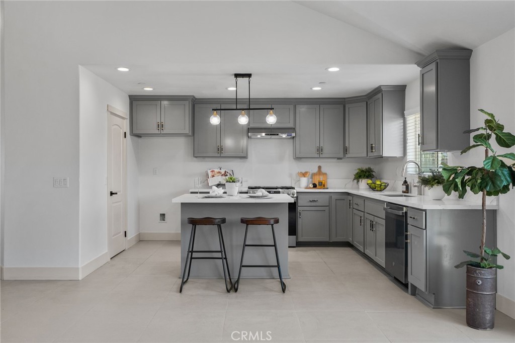 1238 Massachusetts Property Photo 6