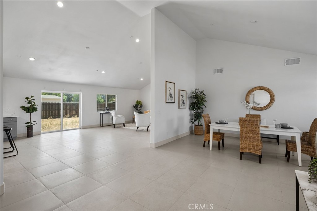 1238 Massachusetts Property Photo 10
