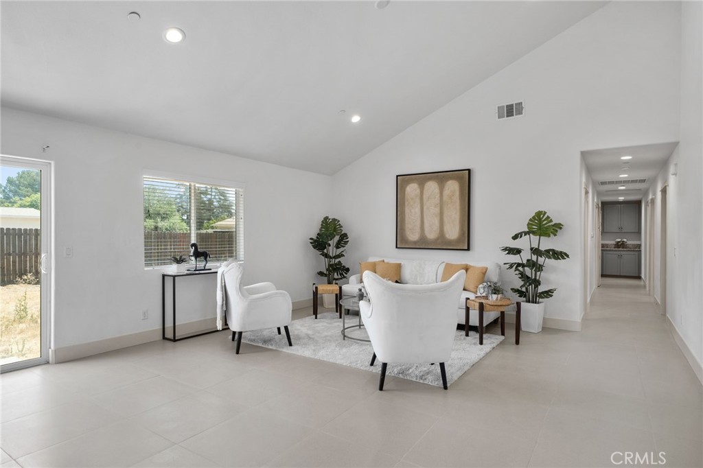 1238 Massachusetts Property Photo 12