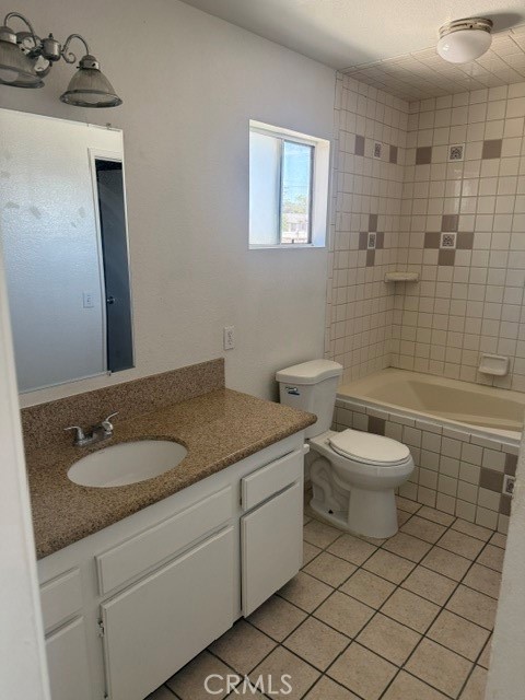 9240 Date D8 Property Photo 3