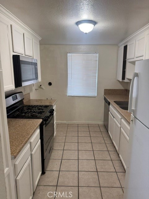 9240 Date D8 Property Photo 8