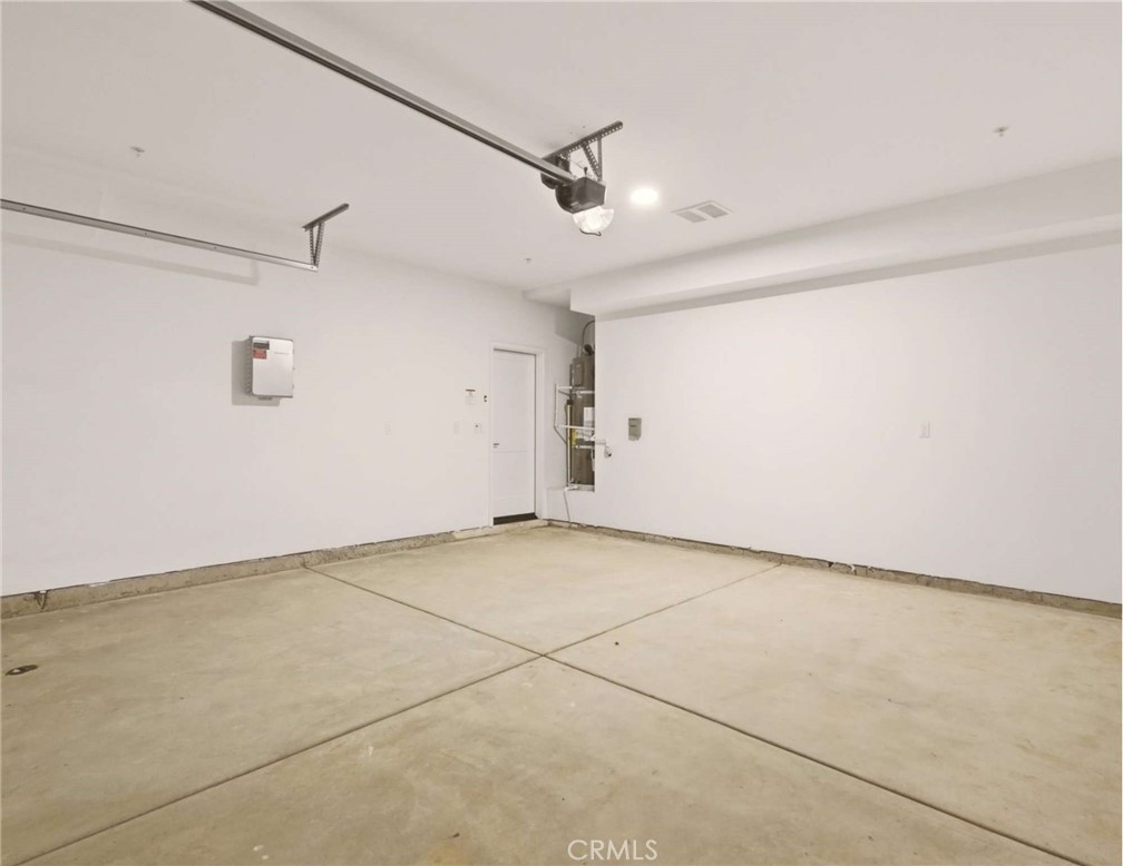 5852 -5854 Norwood Avenue Property Photo 57