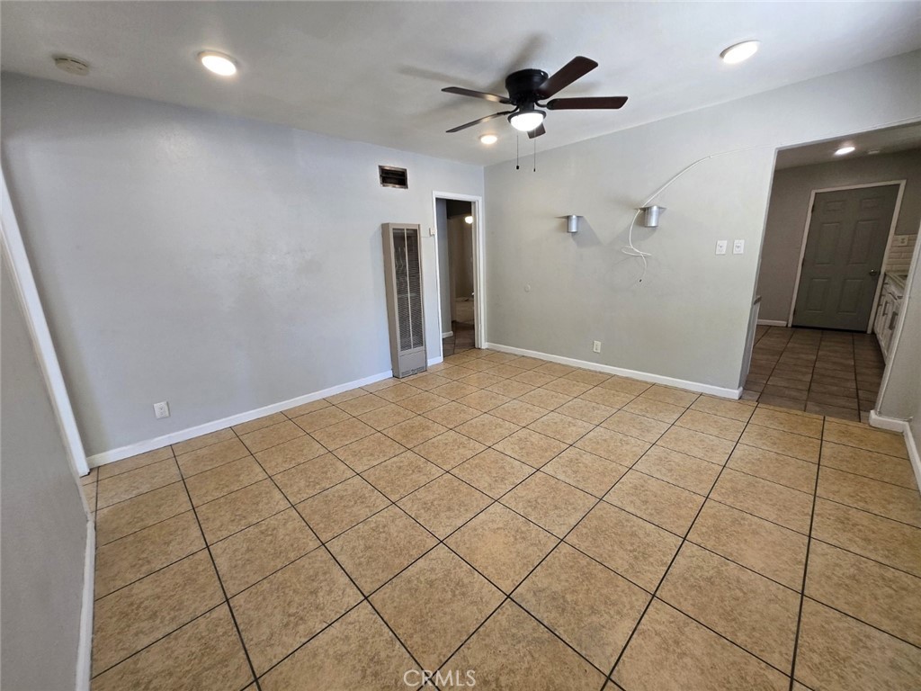 16466 Arrow Boulevard 2 Property Photo 3