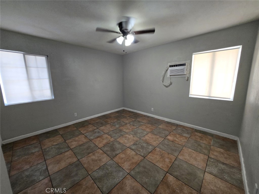 16466 Arrow Boulevard 2 Property Photo 10