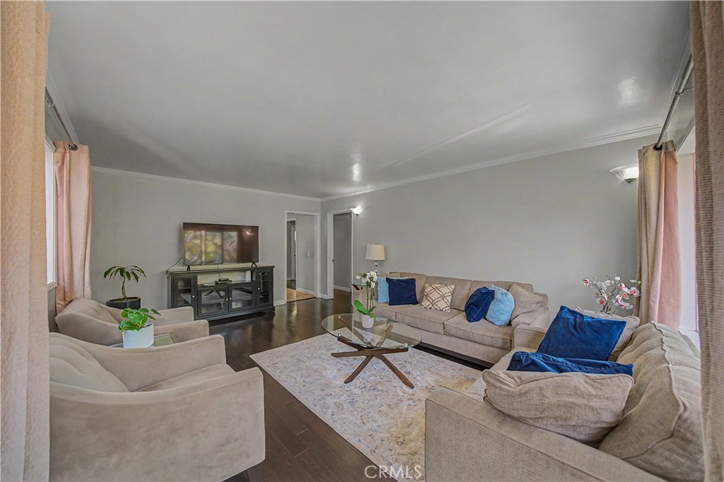 2456 Endicott Property Photo 3