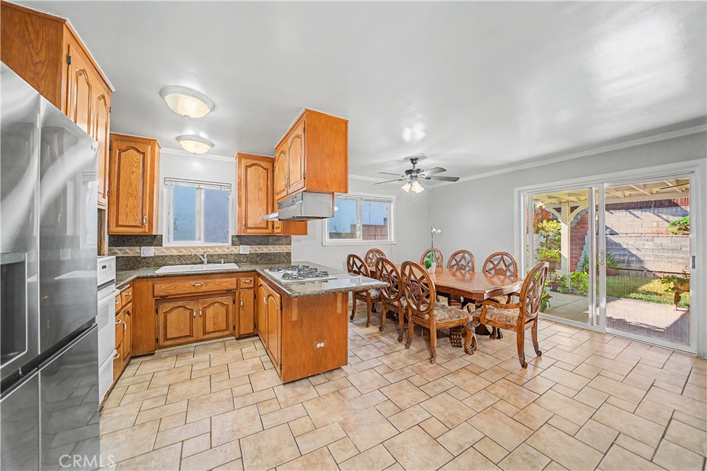 2456 Endicott Property Photo 8