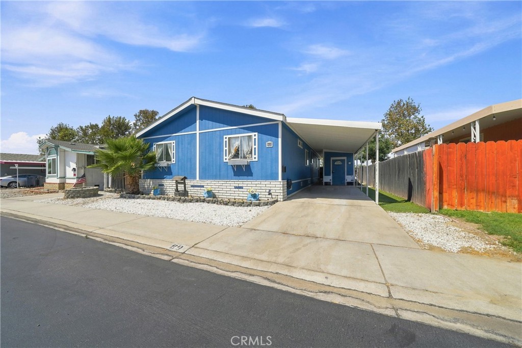 1721 E Colton 89 Property Photo 2