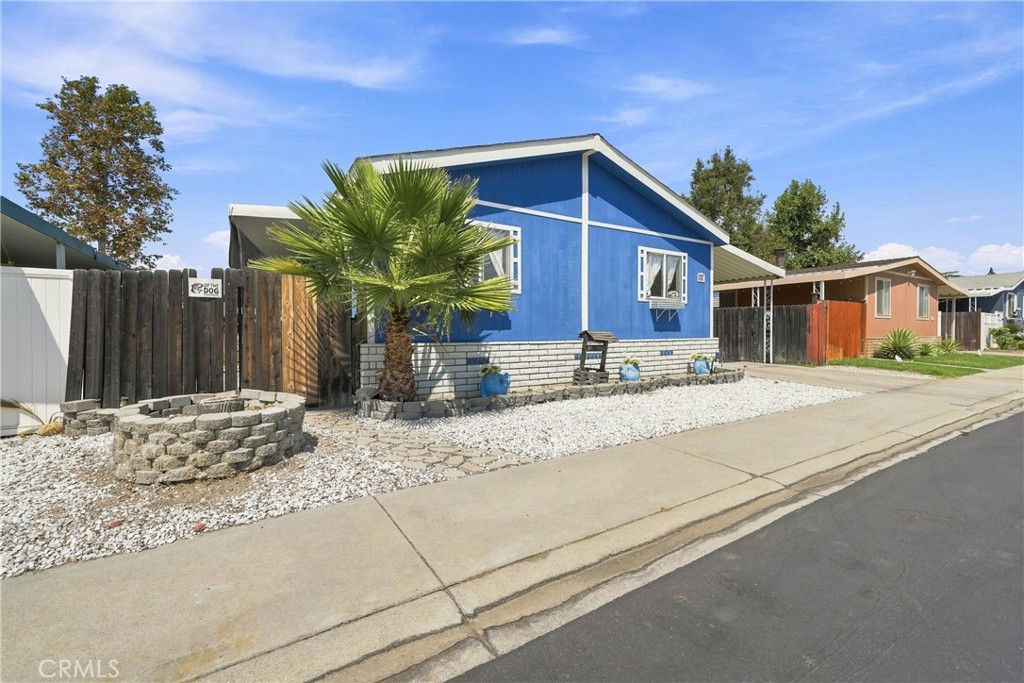 1721 E Colton 89 Property Photo 3