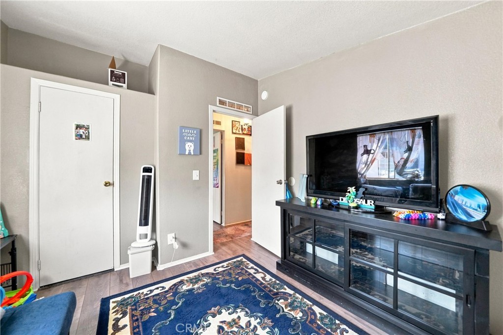 1721 E Colton 89 Property Photo 23