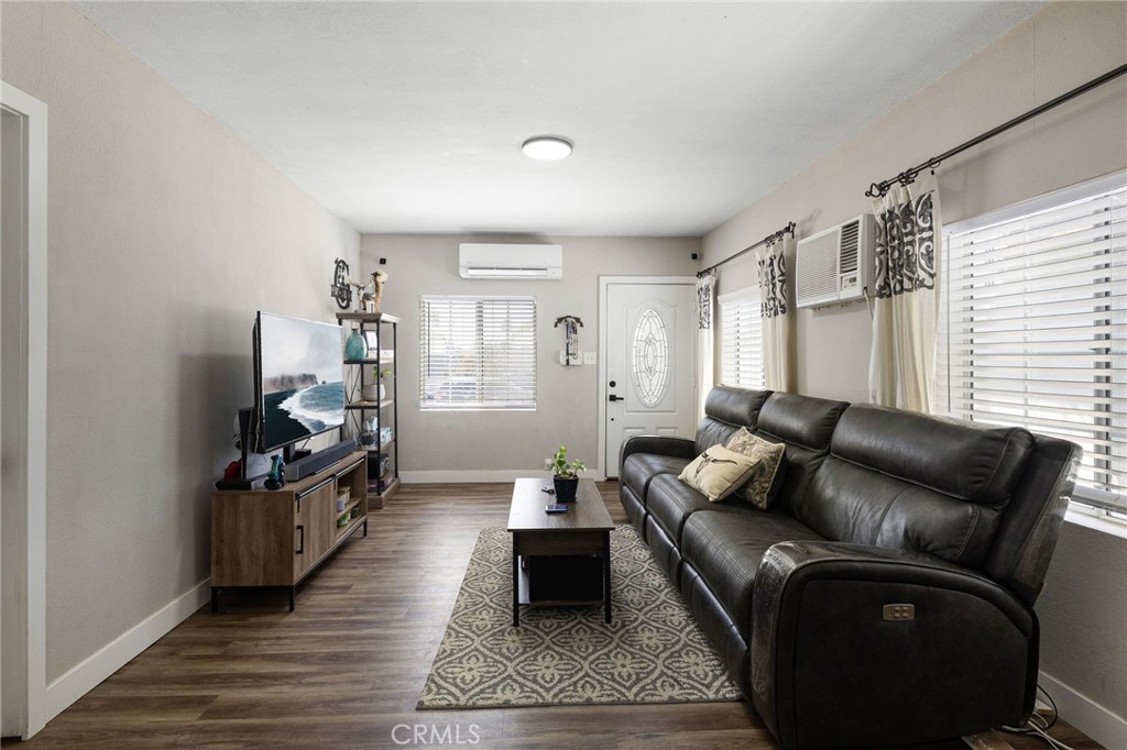 909 E I Street Property Photo 5
