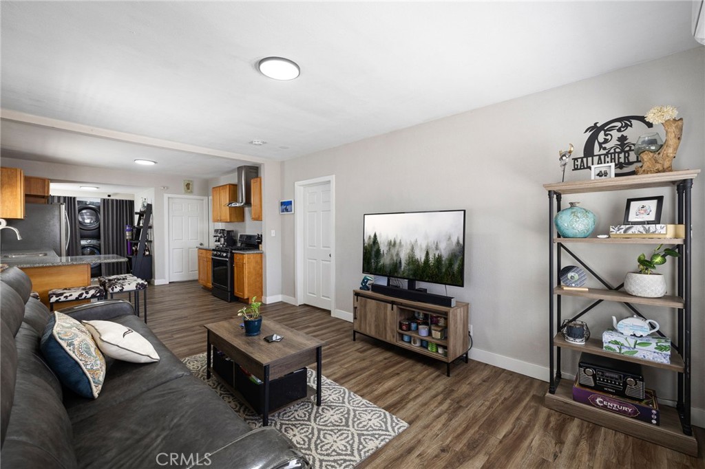909 E I Street Property Photo 6