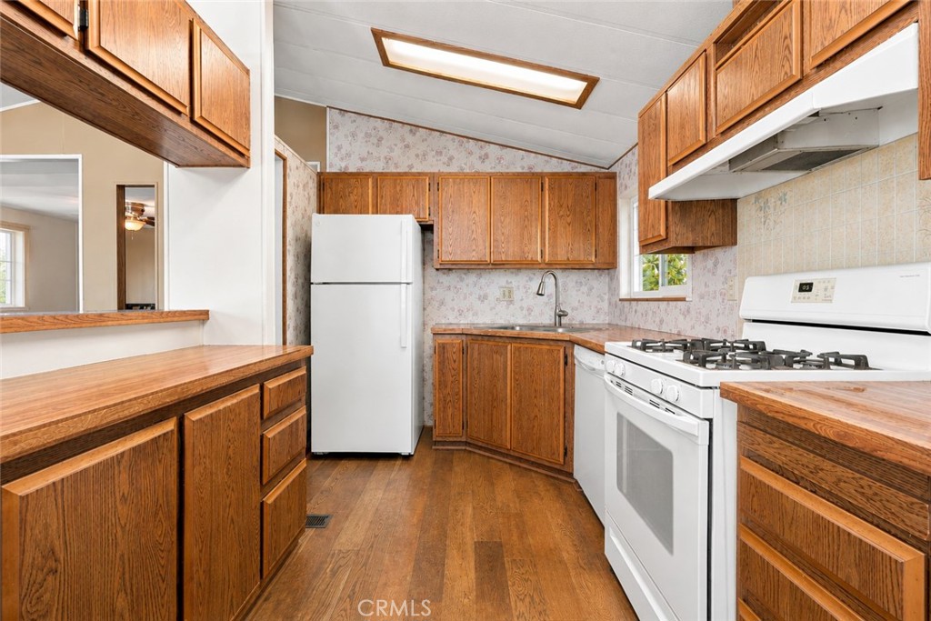 1630 W Covina Boulevard 26 Property Photo 19