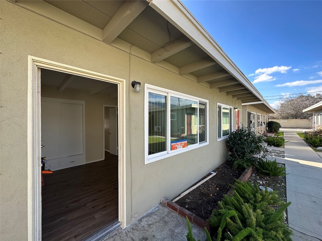 1015 N Azusa Avenue 03 Property Photo 1