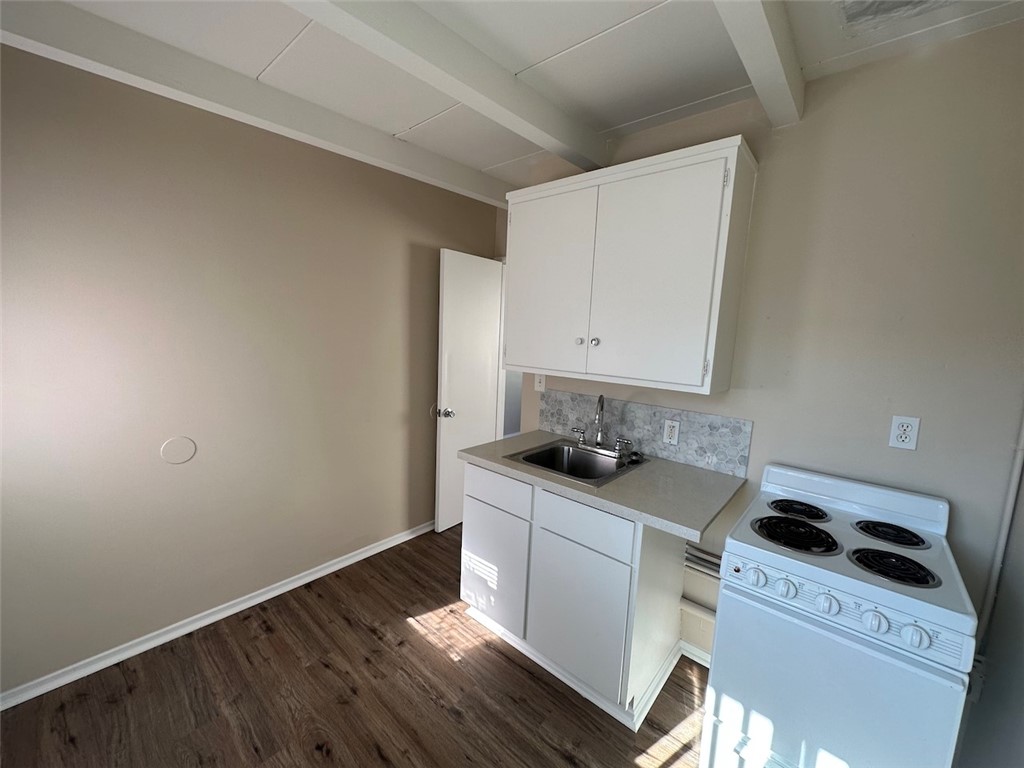 1015 N Azusa Avenue 03 Property Photo 7