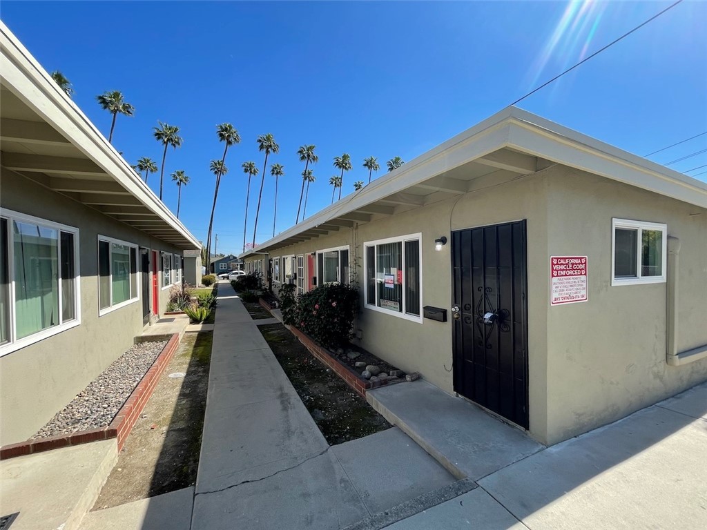 1015 N Azusa Avenue 03 Property Photo 9