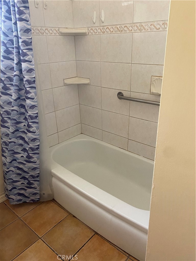 4061 Abourne C Property Photo 5