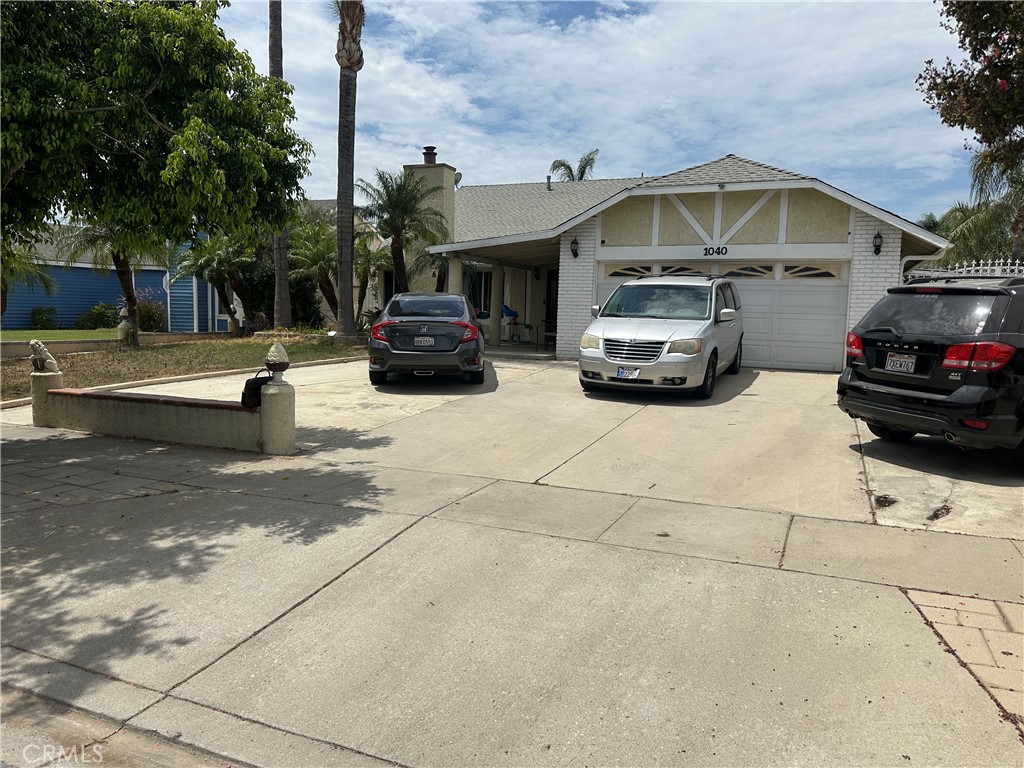 1040 S Alice Property Photo 2