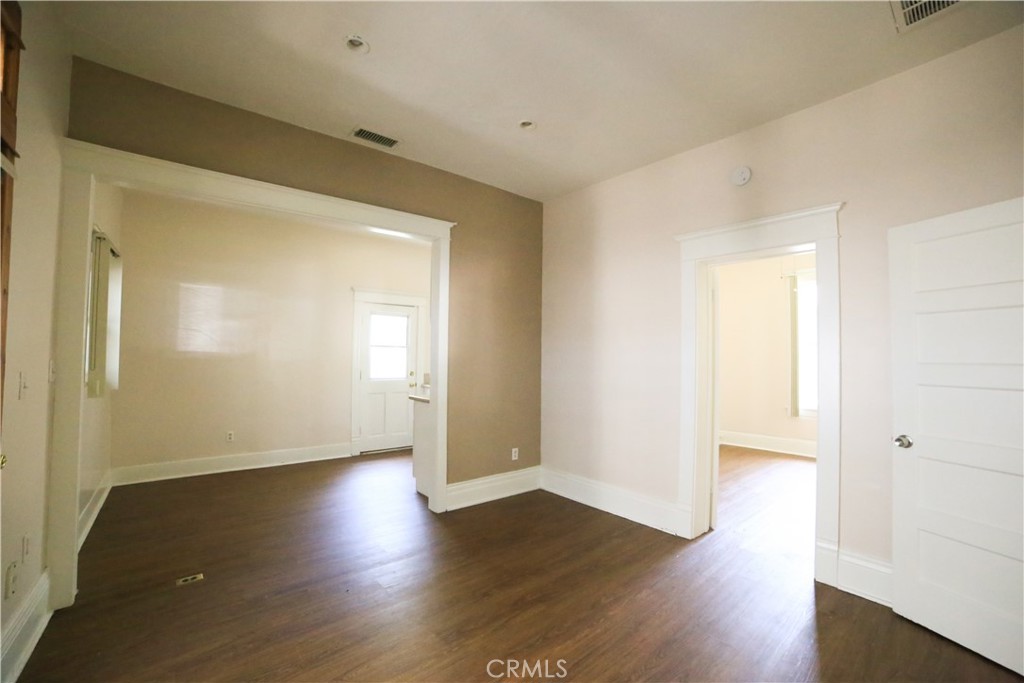 520 N 1st Property Photo 17
