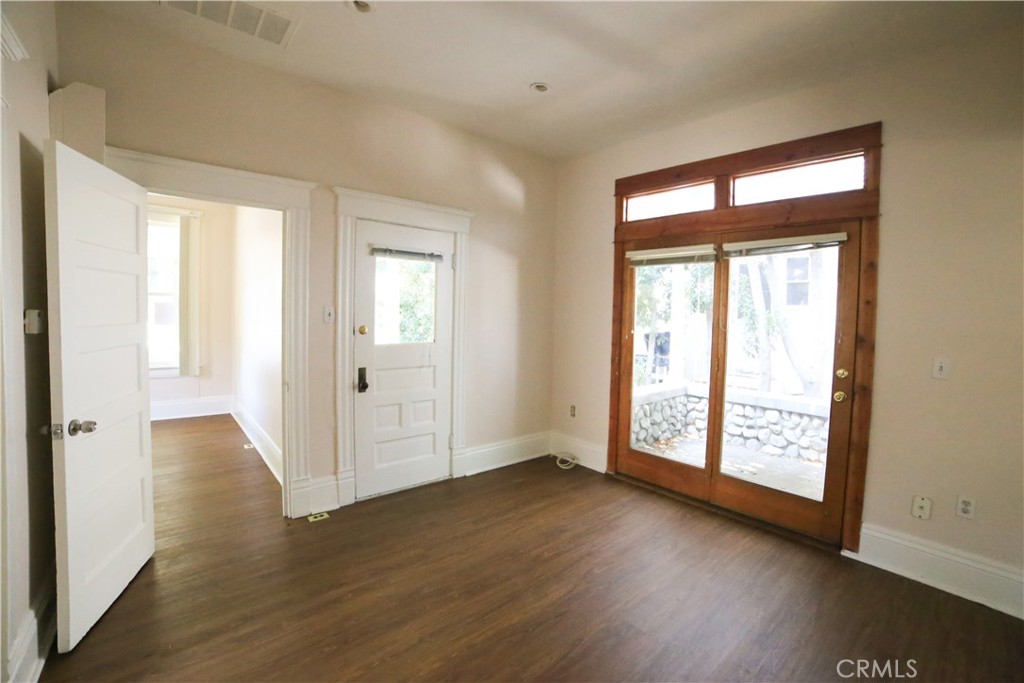 520 N 1st Property Photo 18