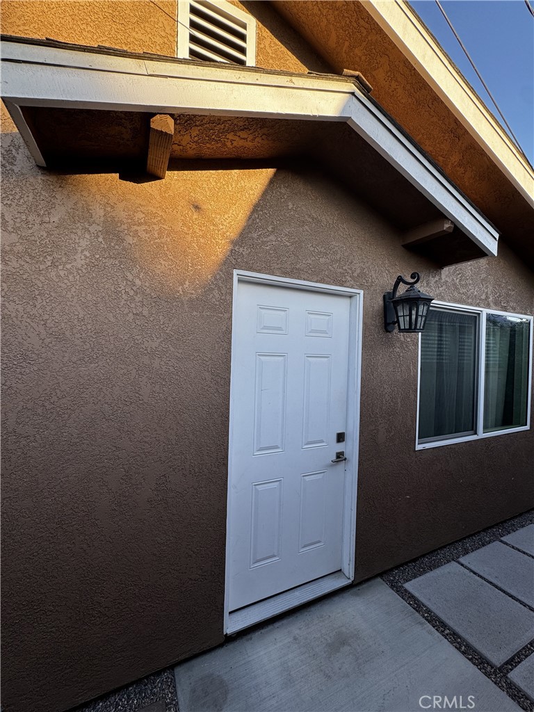9411 1/2 Mandale Avenue 1/2 Property Photo 1