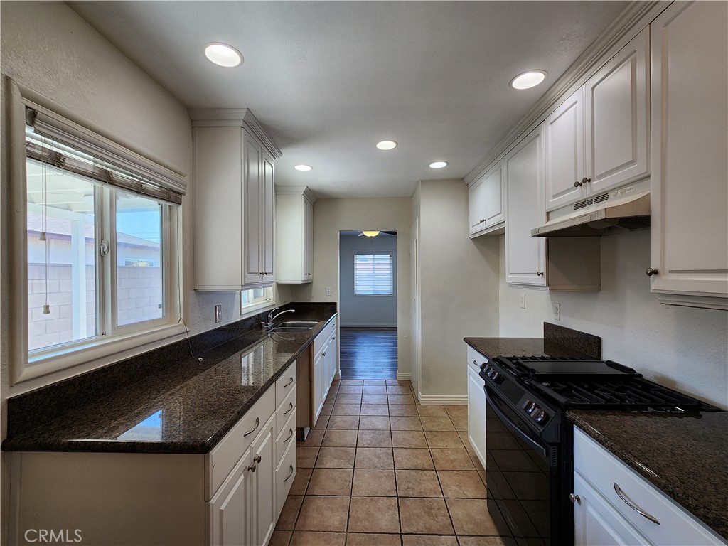 4765 Harvard Property Photo 4