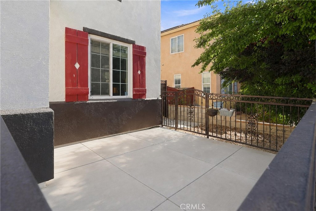11778 Dos Palmas Property Photo 2