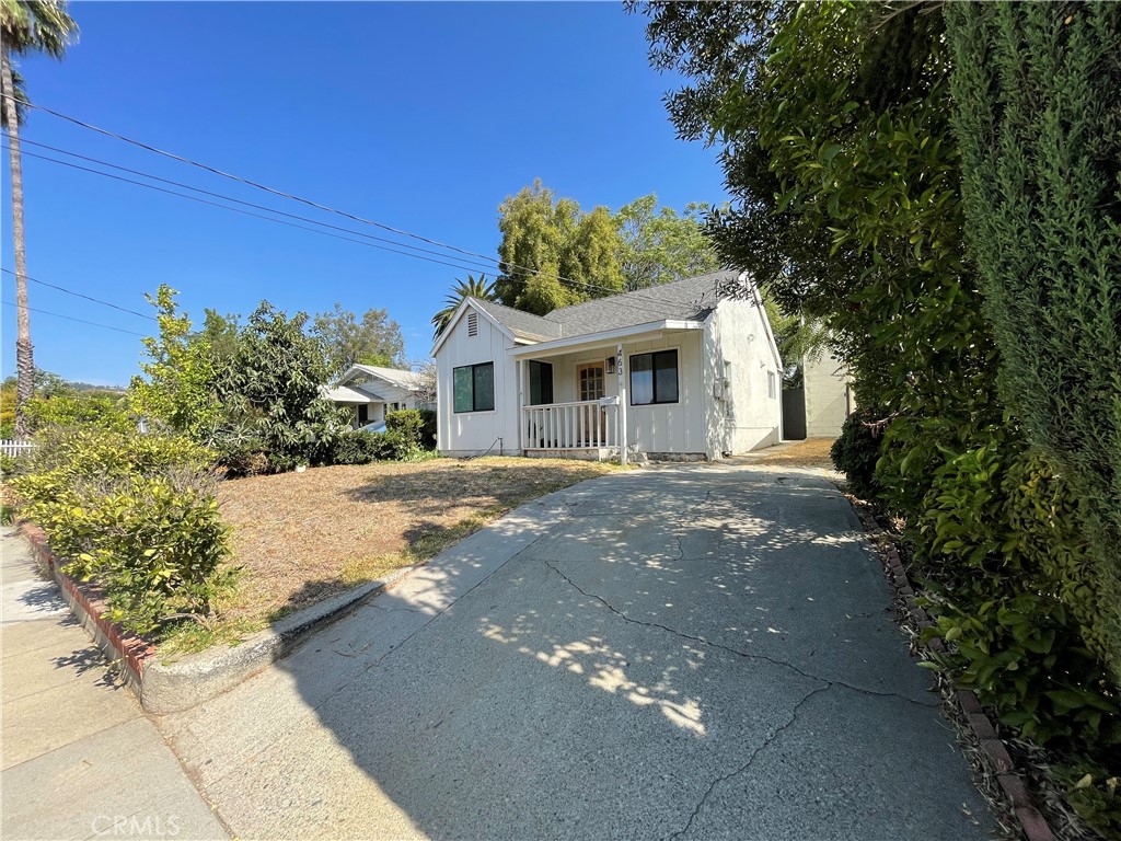 463 Macdonald Street Property Photo 2