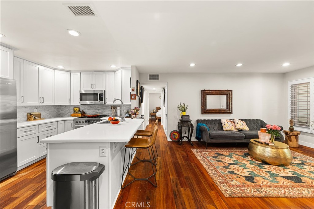 3860 Amberly Property Photo 3
