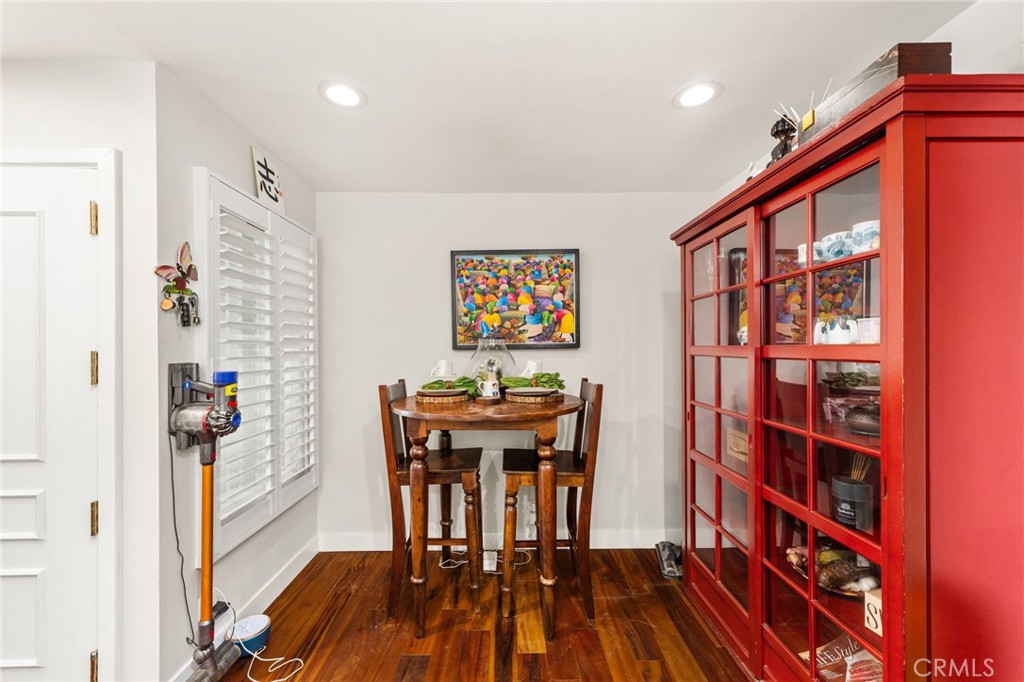 3860 Amberly Property Photo 11